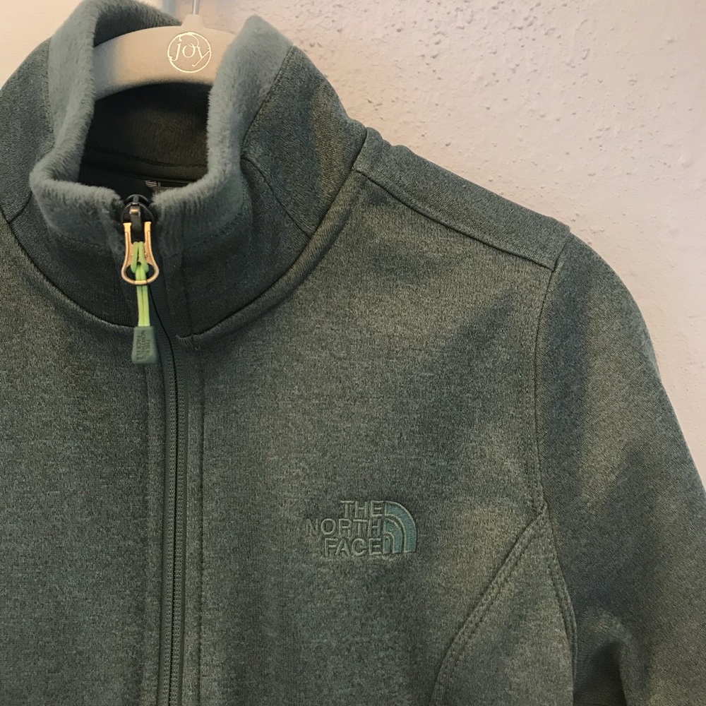 NORTH FACE ZIP UP JACKET